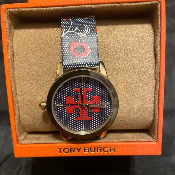 GIGI WATCH WITH TWO-TONE LEATHER BAND, - Picture 3 of 4